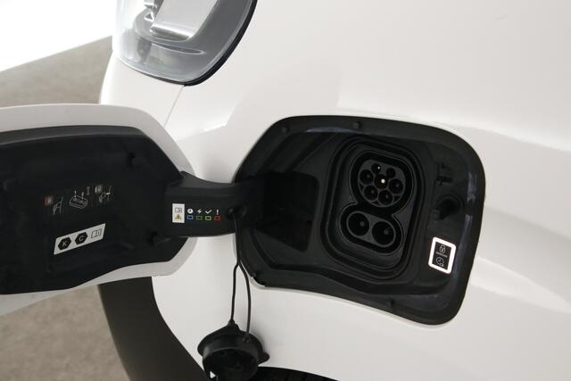 Peugeot e-Expert Opel Vivaro-e 75 kWh L2H1 | Snelladen | SOH 88% | Airco | 3 Zits | Carplay | Cruise | Parkeersens.