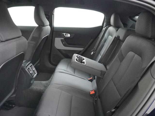 Polestar 2 Long Range 78 kWh Sleutelloos(Telefoon-sleutel) Adaptive-Cruise Carplay Android 360-Camera 19"LM Led-Pixel-Lamp WiFi PDC-a+v Park-Assist System-Home-Link Elektr.Klep Google Maps E Phone-Connect.Stoel-Verwarmd 1500kg-trekvermogen OnePedal drive Licht+Zicht