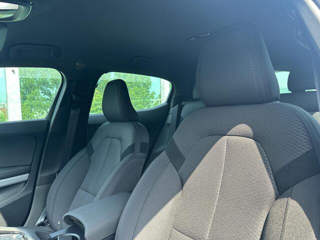 Polestar 2 Long Range Single Motor 82 kWh / Verwarmde stoelen voor + achter + stuur / 360 camera / BLIS / Carplay / Elek. achterklep /