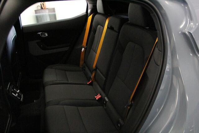 Polestar 2 Long Range Dual Motor Launch Edition 78kWh | 20'LMV | CAMERA | E-KLEP | PANO | KEYLESS | BLINDSPOT | NAVI | CARPLAY |