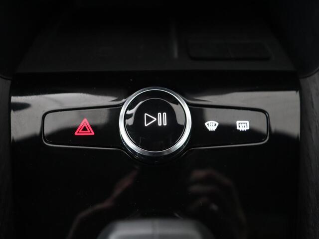 Polestar 2 Long Range Dual Motor Launch Edition 78kWh | Panoramadak | Trekhaak | 360 Camera | Achterbankverwarming | Adaptive cruise | Carplay | Camera | Stoelverwarming | Keyless