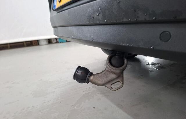 Polestar 2 Long Range Dual Motor Launch Edition 78kWh | Panoramadak | Stoelverwarming | Stuurverwarming | Harman Kardon | Memory Seat | 360 Camera | Keyless | Elektrische Trekhaak | Apple Carplay | BTW | LED |