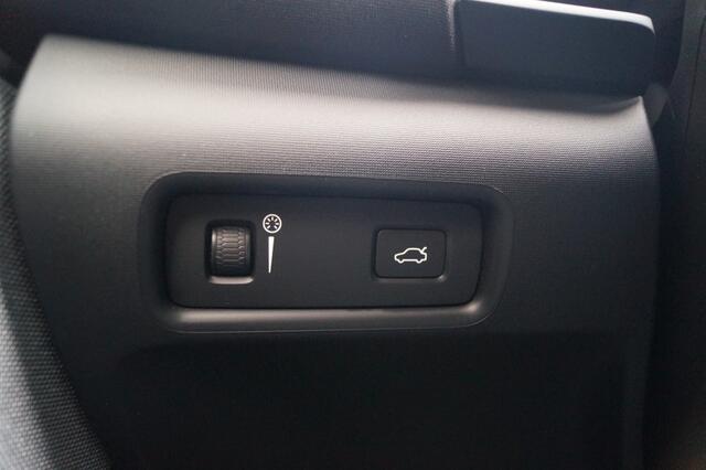 Polestar 2 Long Range Dual Motor 78kWh Launch Edition -PANO-TREKHAAK-