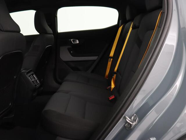 Polestar 2 Long Range Dual Motor Launch Edition 78kWh | Panoramadak | 360 Camera | Achterbankverwarming | Adaptive cruise | Carplay | Camera | Stoelverwarming | Keyless