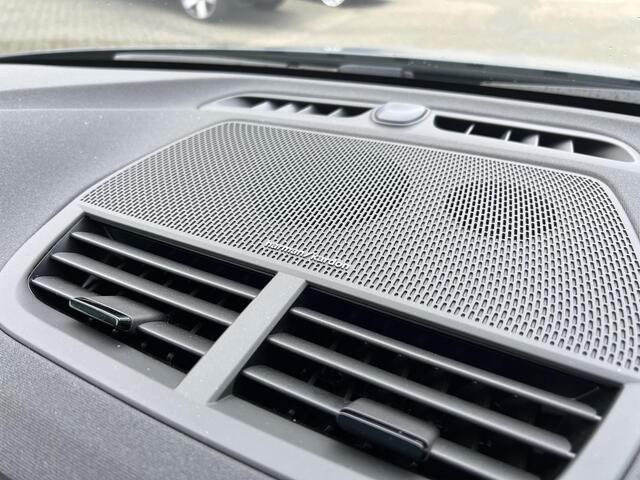 Polestar 2 Long Range Dual Motor Performance 82 kWh | HarmanKardon | 20-inch |Performance | Pilot | Plus