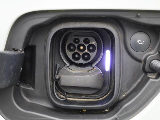 Polestar 2 Long Range Dual Motor Launch Edition 78kWh | Elektr. bed. achterklep | Climate Control / ECC | Panoramadak | Licht metalen velgen 19 inch | Trekhaak inklapbaar | Cruise control Adaptive | Connectiviteit | Navigatie | Elektrisch verst. stoelen | Stoelverwa