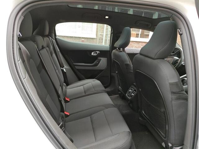 Polestar 2 Long Range Single Motor 78 kWh | Trekhaak | Panoramadak | Camera