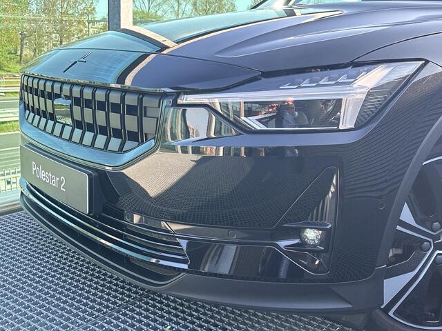 Polestar 2 Long Range Single Motor 78 kWh / Pano. dak / Voor+achter+stuur verwarmd / Elek. bedienbare voorstoelen / 360 camera / Pilot assist /