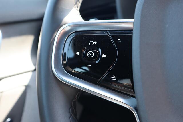 Polestar 2 Standard Range Single Motor 63kWh Apple carplay/Stoelverwarming/Lane assist/Achteruitrijcamera/Elektrische stoel met geheugen/Elektrische kofferklep/Adaptieve cruise control