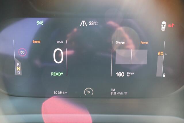 Polestar 2 Standard Range Single Motor 63kWh Apple carplay/Stoelverwarming/Lane assist/Achteruitrijcamera/Elektrische stoel met geheugen/Elektrische kofferklep/Adaptieve cruise control