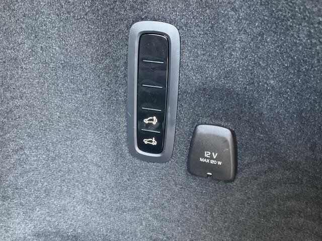 Polestar 3 Long range Dual motor 111 kWh 360° 22Inch B&W 1Eig Luchtver. Pano.dak