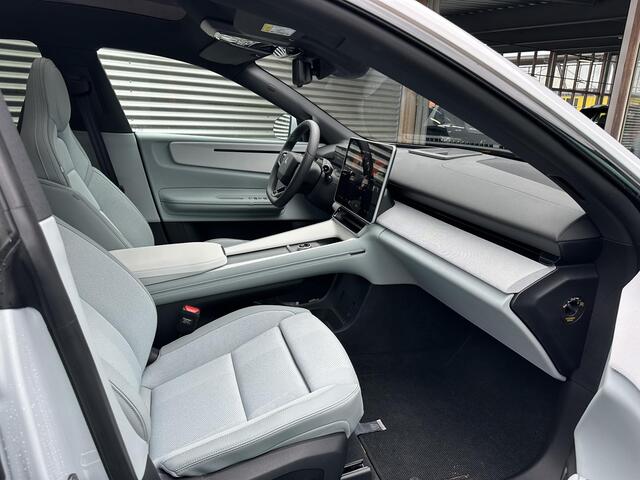 Polestar 4 Long Range Single motor 100 kWh / Pano. dak / Verwarmde stoelen voor+achter / Elek. stoelen voor+achter / Harman Kardon / 360 camera /