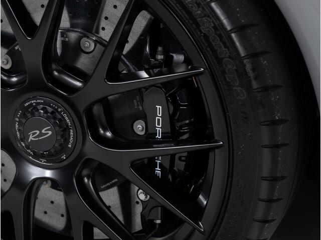 Porsche 718 Spyder RS