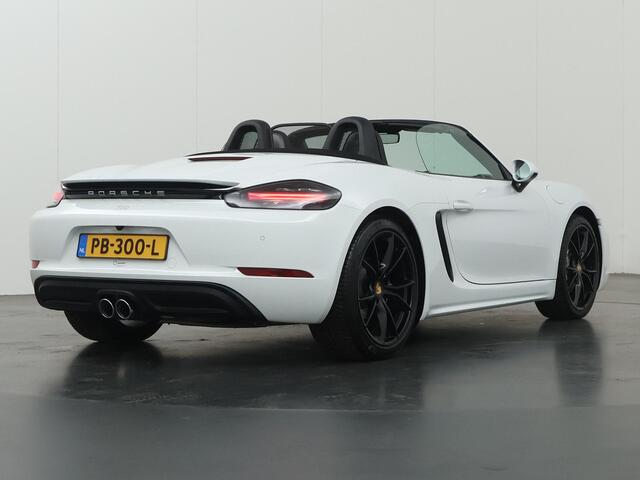 Porsche 718 Boxster 2.0 | NL Auto | Sound-Package Plus | Sportstoelen Plus (Ele. verstelbaar 2-weg) | 20" Carrera S Wielen | Stuurverwarming | PDLS | Licht-Design-Pakket | Rijassistent-Systeem | GT Sport Stuur | Sport-Chrono-Pakket | Sport-Uitlaatsysteem |