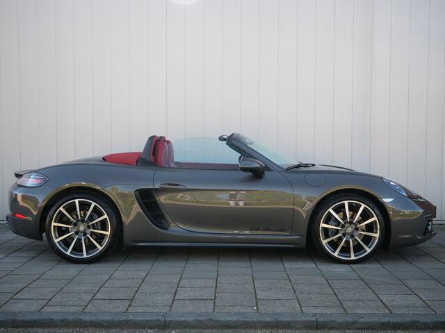 Porsche 718 Boxster 2.0 300 Pk Automaat Navigatie / Leer / Stoelverwarming / 20 inch