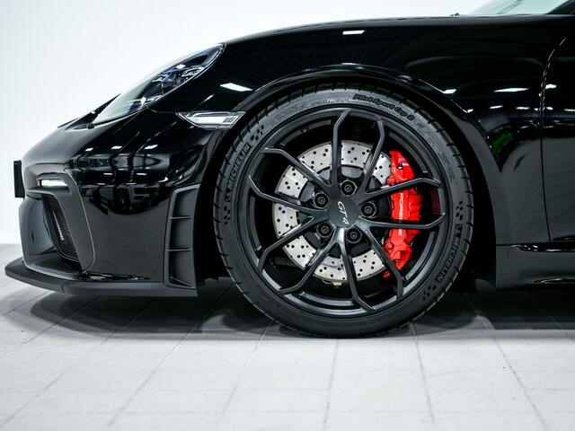 Porsche 718 GT4 Cayman