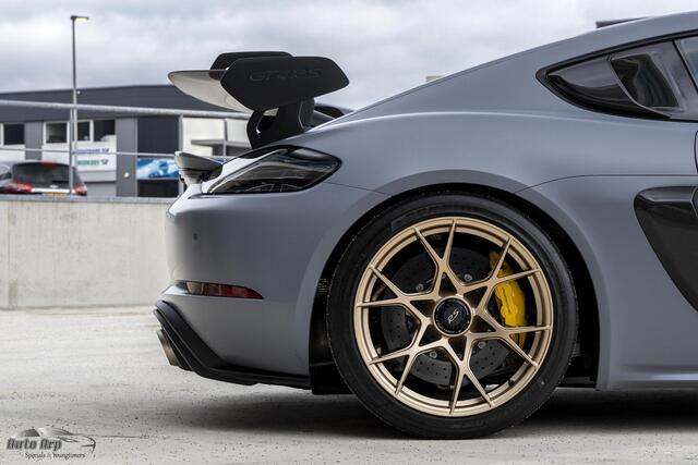 Porsche 718 GT4 RS