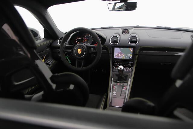 Porsche 718 GT4 Cayman | Kuipstoelen | Handgeschakeld | Carbon | Sport Chrono | 20 Inch