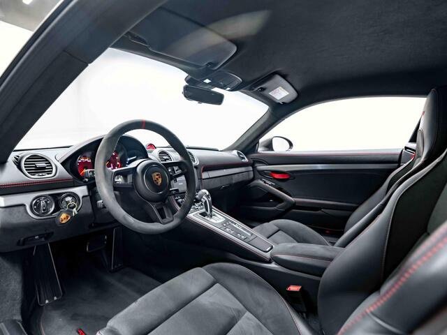 Porsche 718 GT4 Cayman