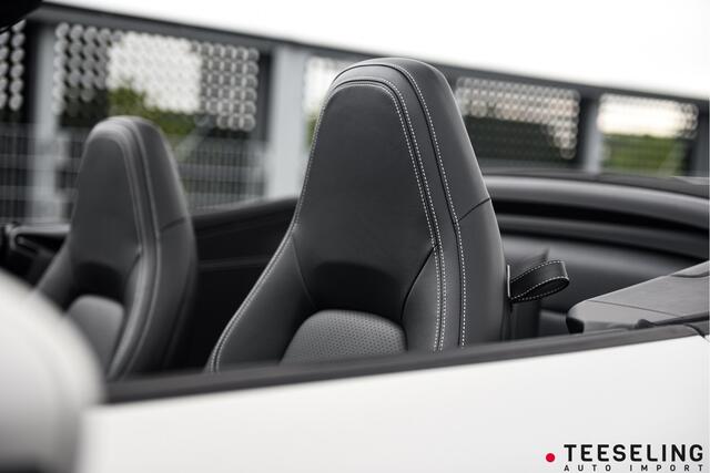 Porsche 911 Cabrio 3.0 Carrera 4 S | Krijt | SportChrono | Sportuitlaat