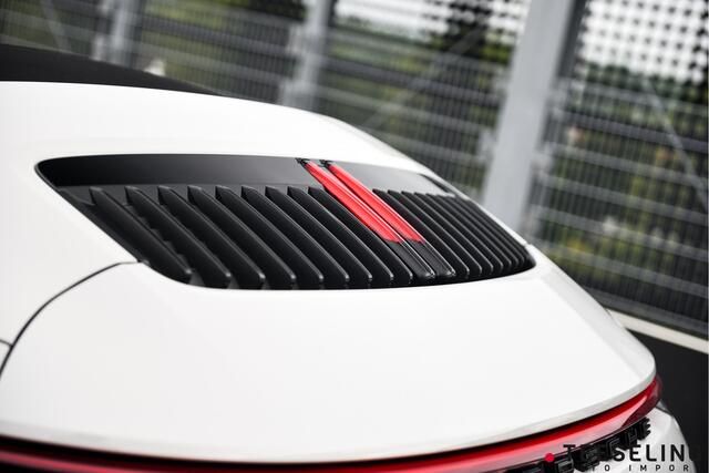 Porsche 911 Cabrio 3.0 Carrera 4 S | Krijt | SportChrono | Sportuitlaat