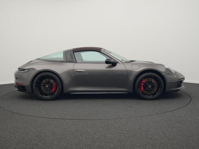 Porsche 911 4 GTS