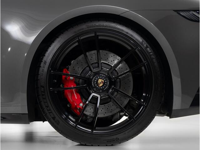 Porsche 911 Carrera 4 GTS Cabriolet