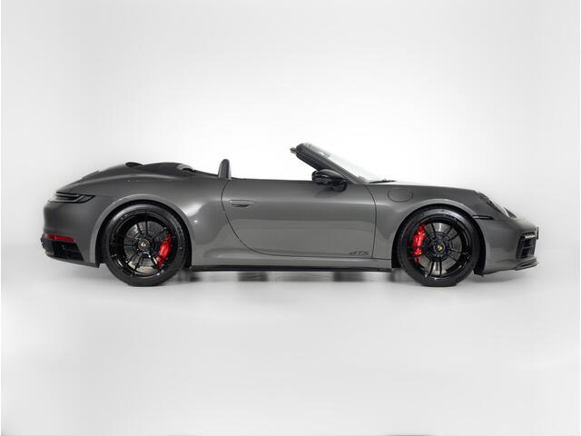 Porsche 911 Carrera 4 GTS Cabriolet