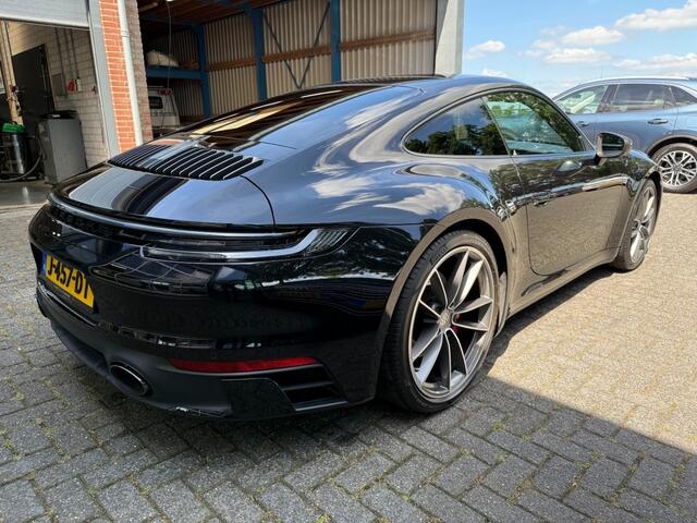 Porsche 911 3.0 CARRERA 4 S / PANO / LED / SPORTCHRONO