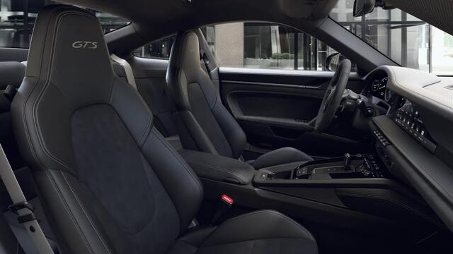 Porsche 911 Carrera 4 GTS