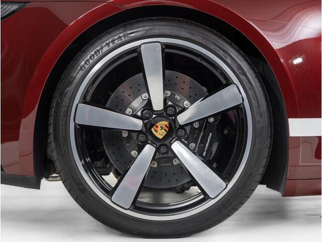 Porsche 911 Targa 4S Heritage Edition