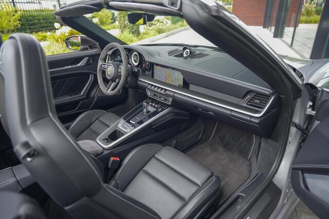 Porsche 911 Turbo S Cabrio 3.8 650pk |Porsche approved|nieuw staat|org. NL|Burmester|sportuitlaat|lift|GT-zilver|alcantara stuur|memory|360 camera|PDLS|Apple Carplay|Porsche Exclusive|
