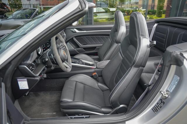 Porsche 911 Turbo S Cabrio 3.8 650pk |Porsche approved|nieuw staat|org. NL|Burmester|sportuitlaat|lift|GT-zilver|alcantara stuur|memory|360 camera|PDLS|Apple Carplay|Porsche Exclusive|