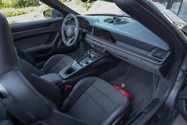 Porsche 911 Carrera 4 GTS Cabrio 3.6 541pk T-Hybrid |BTW-auto|Org. NL|fabrieksgarantie|sportdesign|Bose|achterasbesturing|PDLS|sportchrono|Apple Carplay|parkeercamera|