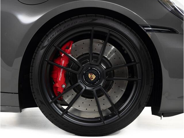 Porsche 911 Carrera GTS