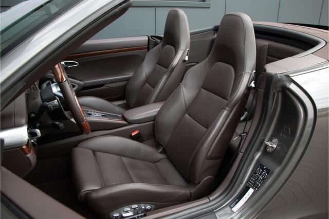 Porsche 911 Cabrio 3.0 Carrera 4S 420PK | Lift | Sportuitlaat | Achterasbesturing | Ventilatie | Bose | Sport Chrono | Memory | Stuurverwarming | Camera | NL Auto (nap) | Keyless | Alarm | Dealer OH. ¤196.844,- Nieuwprijs