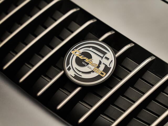 Porsche 911 Coupé 3.8 Turbo 50 Years, Heritage Design, 21", pano, Burmester, schuifdak, alcantara, memory, keyless, ACC, NP404k