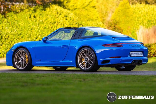 Porsche 911 3.0 Targa 4 GTS PTS PCCB Porsche Exclusive