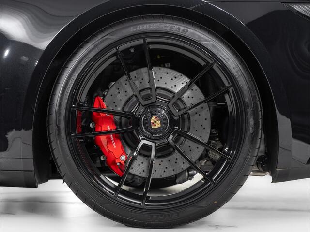 Porsche 911 Carrera 4 GTS Cabriolet