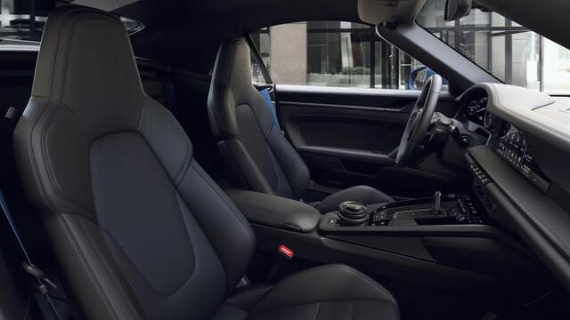 Porsche 911 Cabrio Carrera 4 GTS Cabriolet