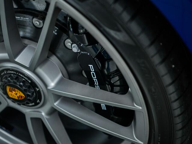 Porsche 911 Carrera GTS