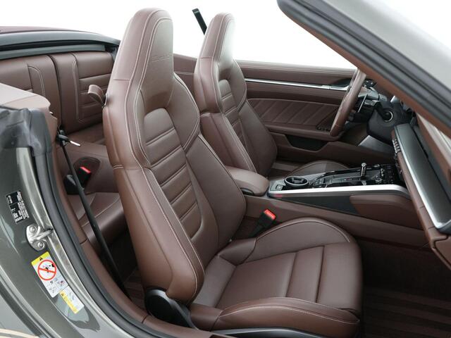 Porsche 911 Turbo S Cabrio 3.8 650pk |PTS Aventurine green|aero-pakket|Burmester|sport-chrono|sportuitlaat|PDCC|stoelverwarming & verkoeling|360 camera|Apple carplay|PDLS|memory|