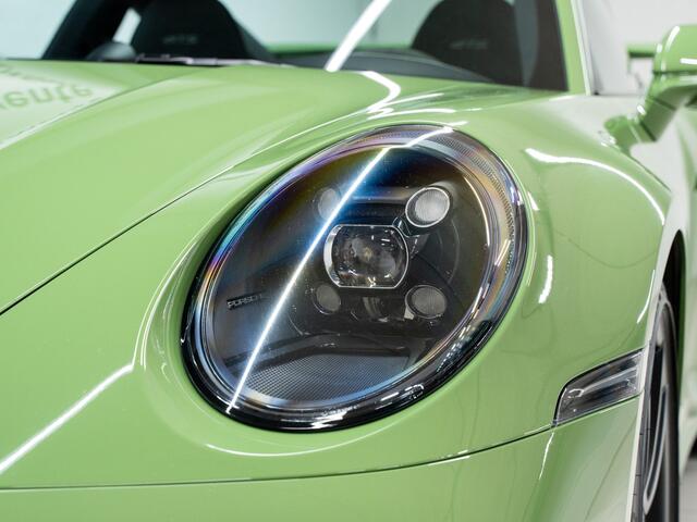 Porsche 911 Carrera GTS