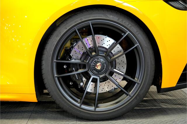 Porsche 911 3.0 Carrera 4 GTS 353kW/480pk Aut8 AERO PAKKET + INNODRIVE + PANODAK + SPORT CHRONO + LIFT + BURMESTER + 18-WEG STOELEN + PDLS+ + ACHTERASBESTURING + STOELVERWARMING&-VENTILATIE + STUURVERWARMING + 360 CAMERA + HOMELINK + PARKSENSOREN + 20" LM-VELGEN!