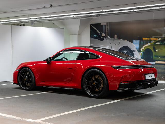 Porsche 911 Carrera 4 GTS