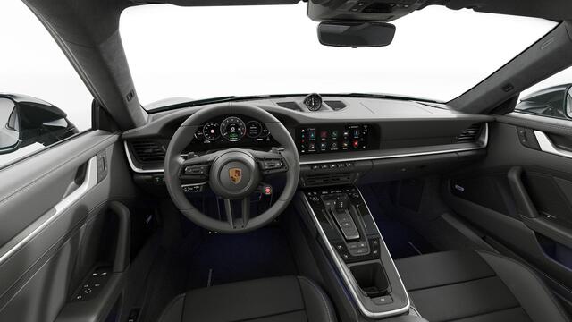 Porsche 911 Carrera 4 GTS