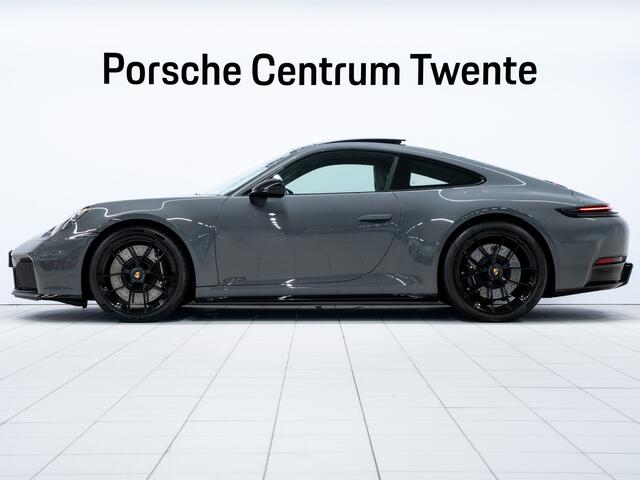 Porsche 911 Carrera 4 GTS