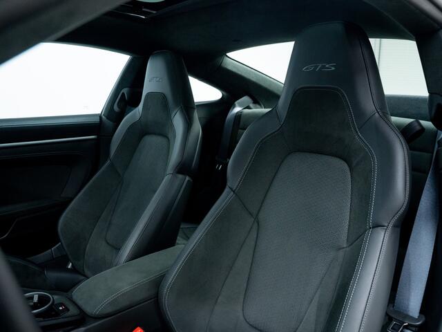 Porsche 911 Carrera 4 GTS