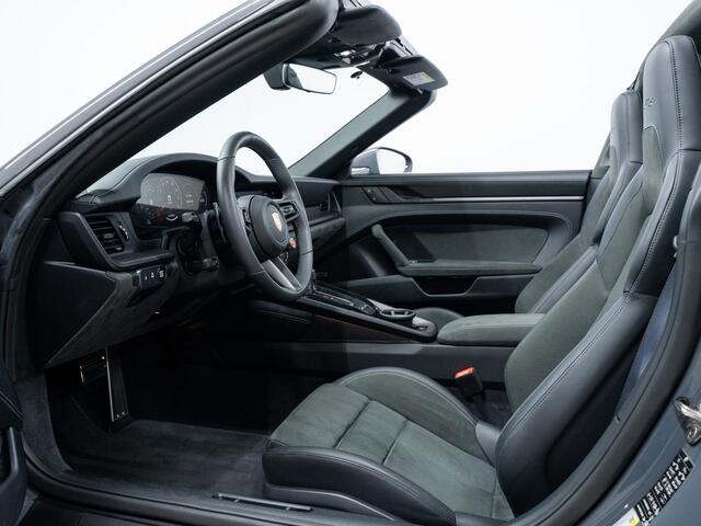 Porsche 911 T-Hybrid Targa 4 GTS