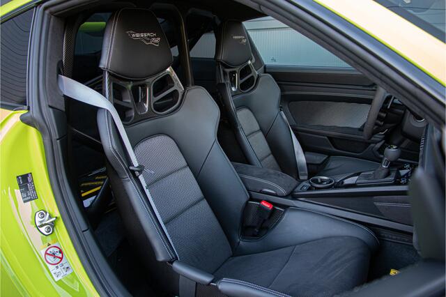 Porsche 911 4.0 GT3 RS | Weissach | PTS | Keramische PCCB | Lift | Exclusive Manufaktur ¤16.539 PTS | Sport Chrono | PDLS+ Black | 525PK | Alcantara | Carbon | 19/20" | Exclusive Design Achterlichten | 992 | GT3RS | Clubsport pakket | Camera | Sfeerverlichting | Appl